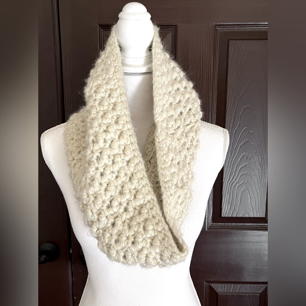 Cable knit chunky infinity scarf